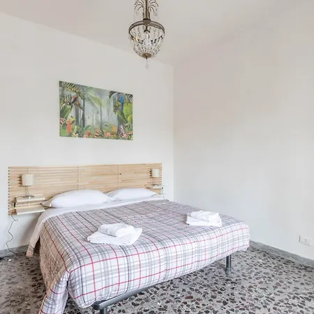 Stalingrado, By Short Holidays Apartment *