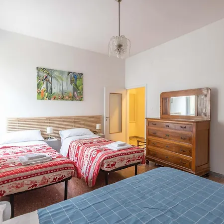 Stalingrado, By Short Holidays